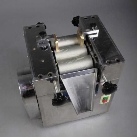 MODERNER XD-20-65T Three-roll Grinder