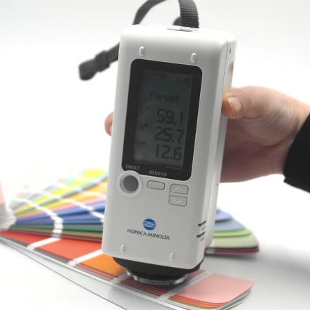 柯尼卡美能达 CR-10 Plus 小型色差计 中文界面 电脑应用程序 更大显示屏图片