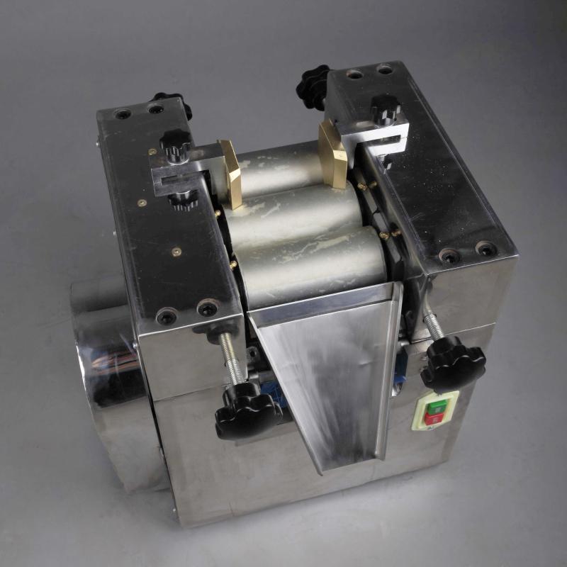 MODERNER XD-20-65T Three-roll Grinder