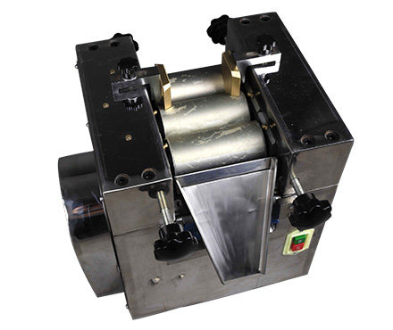 现代环境XD-20-65/T(合金钢)三辊研磨机上部细节图