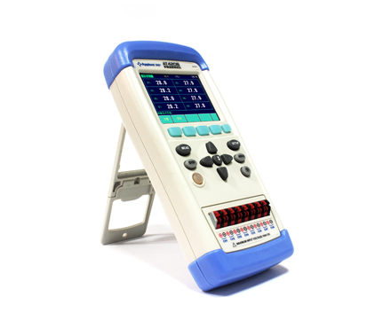 安柏AT4202便携式多路温度测试仪侧面图