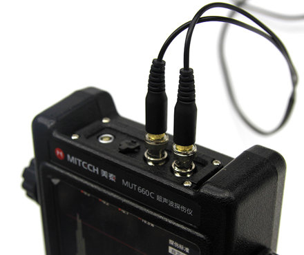 美泰科仪MUT660C超声波探伤仪顶部细节图