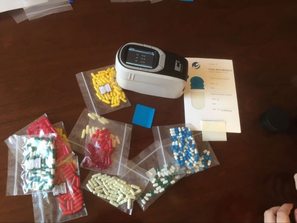 Application of spectroscopic Colorimeter in capsule quality inspection with picture 2