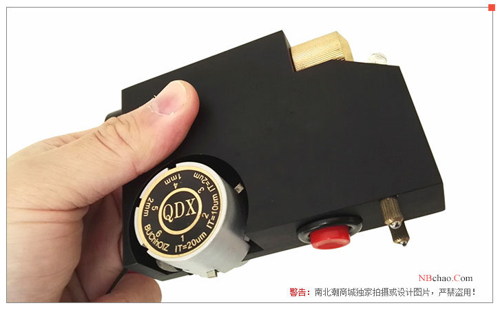 The bottom detail of Jinfulan QDX paint film multi-purpose Detector
