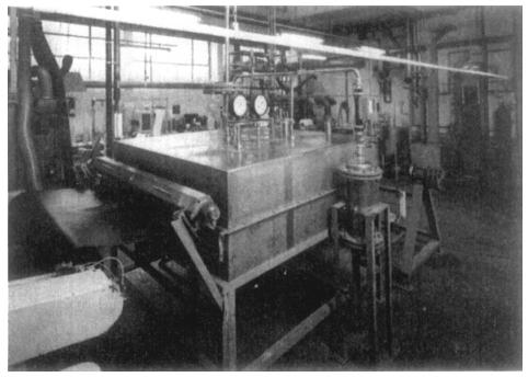 The fluorination process of the surface pretreatment of the polymer fiber web by fluororesin is shown in Fig. 2