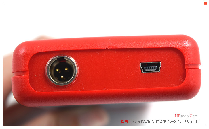 Detail of the interface of the TT260 paint Film Thickness Gauge