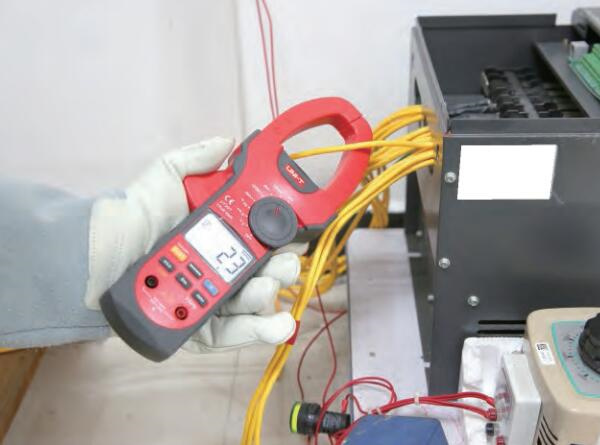 Figure 5 is a collection of application scenarios of Unilever Industrial Digital Multimeter