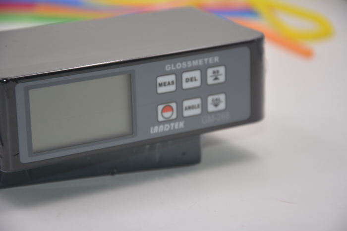 Front view of LANDTEK GM-268 three-angle gloss meter