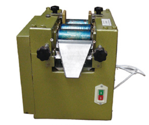 Yonglida QGM-65 three-roll mill display