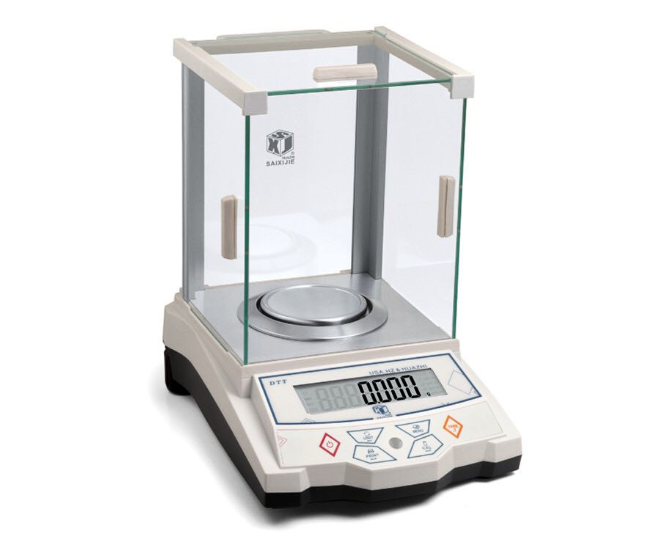 How to correctly use an analytical balance in a university laboratory?  Picture 1