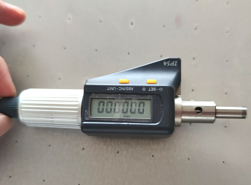 How to adjust the coating film thickness of the small laboratory coater? Picture 2