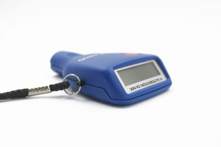 QNIX Nix 4200 Magnetic Induction Coating Thickness Gauge