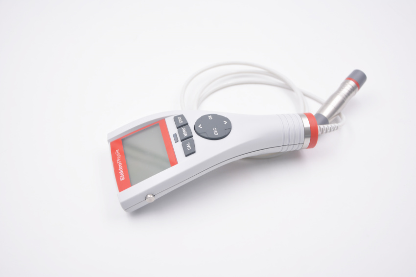 EPK MiniTest 735 eddy current Thickness Gauge takes a wave of real shots with pictures 2