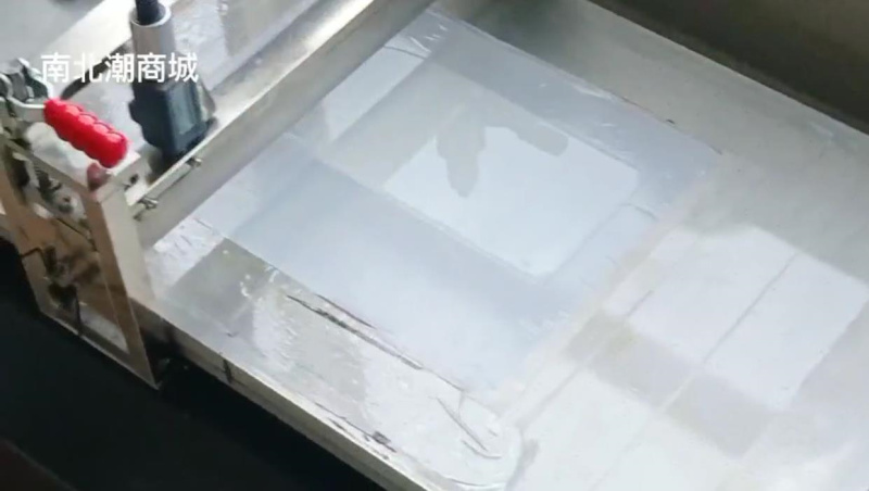 Demonstration video of coating operation of small coating machine on ultra-thin diaphragm with picture 3