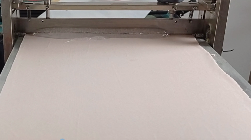 Experimental demonstration of coating high-viscosity silicone gel on non-woven fabrics by automatic film coating machine with picture 1