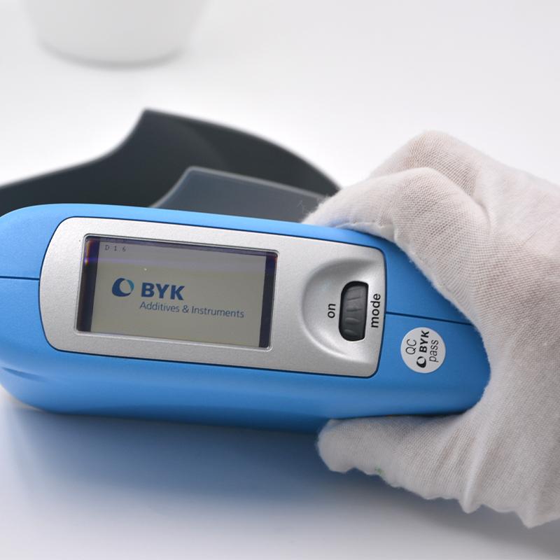 Gloss meter to evaluate the gloss of stainless steel with Figure 1