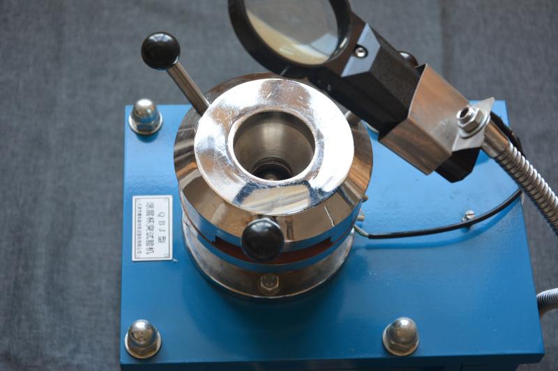 Cup-bump tester measuring the flexibility of water-based paint coating film Figure 1