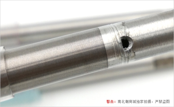 Why does the smaller the RDS coating rod look more gray and black, feeling "oxidized"?  Picture 1