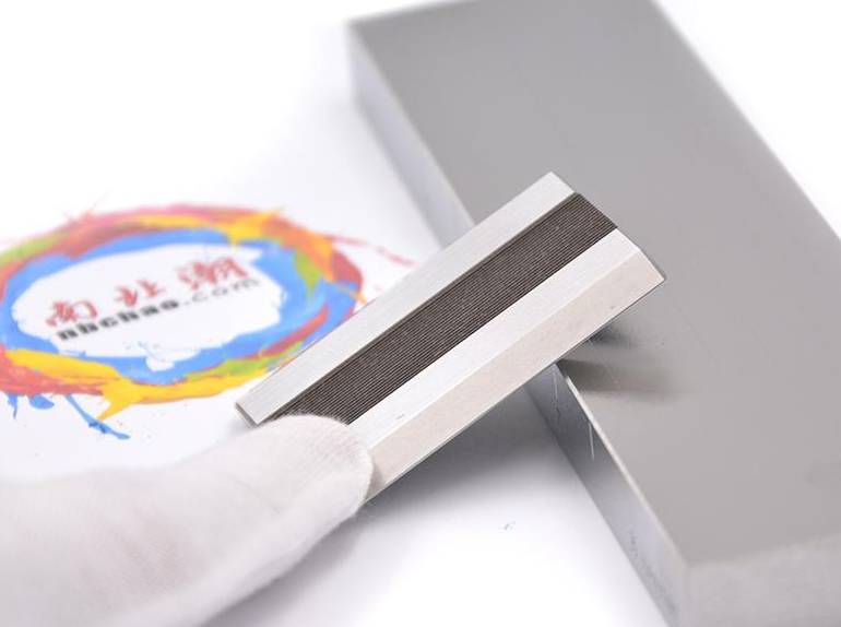 Measuring the fineness of ink with a scraper Fineness Meter with Figure 1