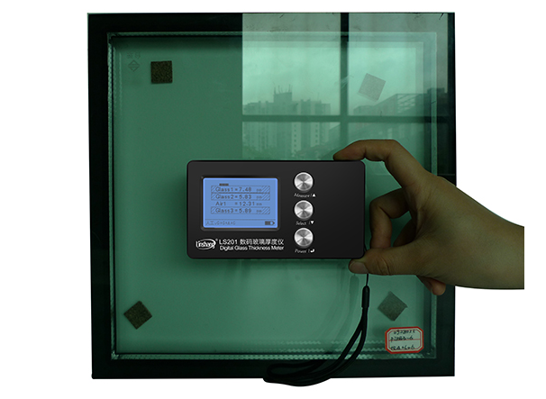What are the advantages of LS201 glass Thickness Gauge compared with vernier caliper?  Picture 2